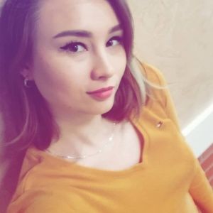Meet your Posher, Adelia